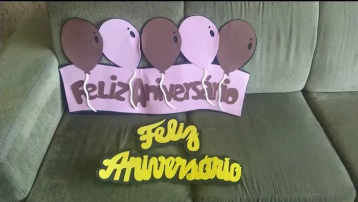 Faixas "Feliz Aniversário"<br>Rosa com baloes 81 cm Amarela e preta  52cm <br><br>