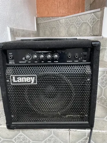 Vendo Cubo Laney RB1 15 w (Baixo)