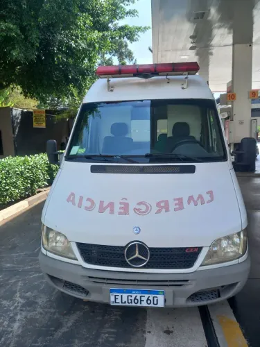 Ambulancia UTI sprinter 313 2010