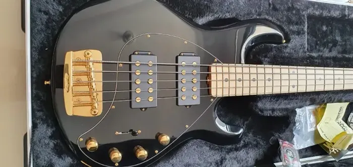 Baixo Music Man Stingray HH-Edition Limited-Serie Gold-