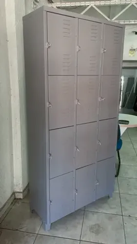 Armário de 12 porta pequena 