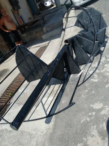 Escada de ferro redonda