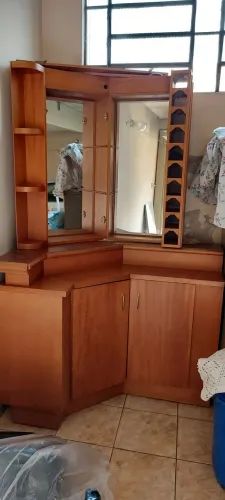 Barzinho de canto de Madeira