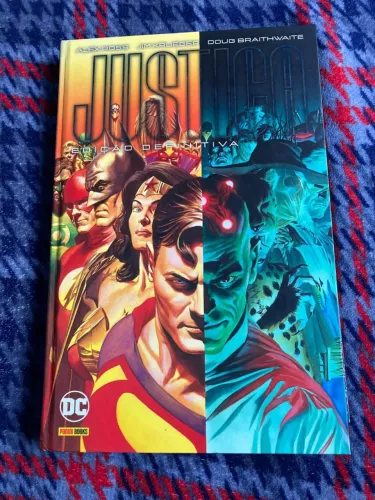 HQ Justiça Edição Definitiva DC Comics (Produto Oficial)<br>