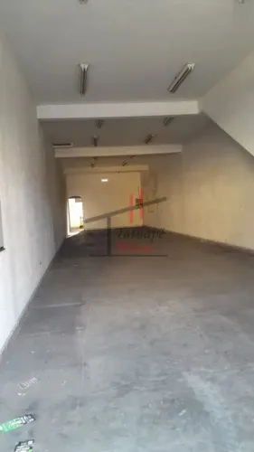 Galpão próximo ao terminal de ônibus carrão