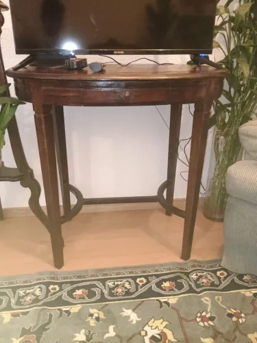 Mesa de Canto Clássica em Madeira