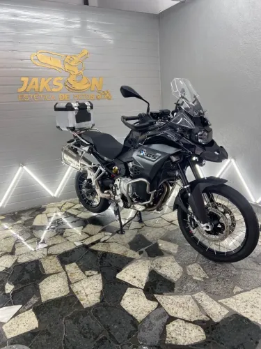 BMW F850 Adventure Triple Black 2023 - Completa e Impecável (Estudo troca)