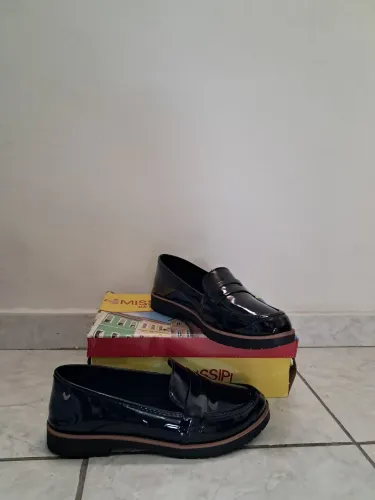 Sapatos Mocassim Feminino Verniz Preto (Marca Missisipi)
