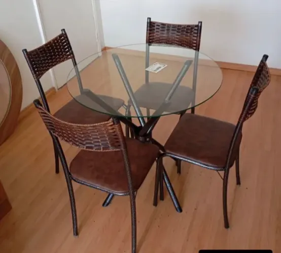 Mesa de 4 Cadeiras Vidro Redonda