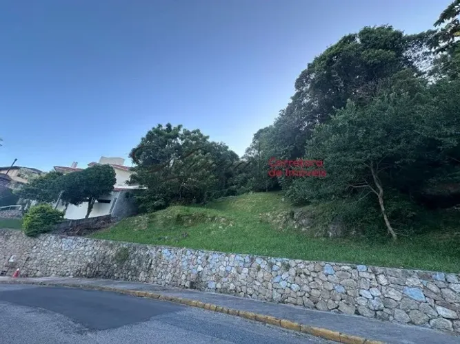 TERRENO COM VISTA PERMANENTE NO BOSQUE DAS MANSÕES!