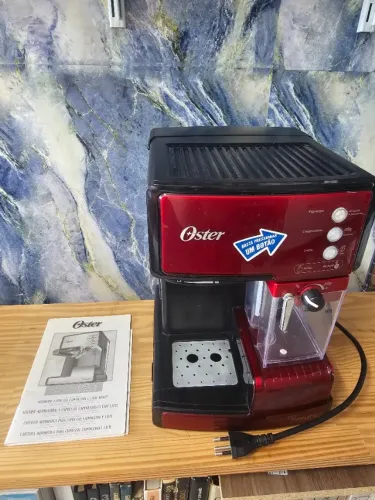 Cafeteira automática para expresso, cappuccino e latte da Oster