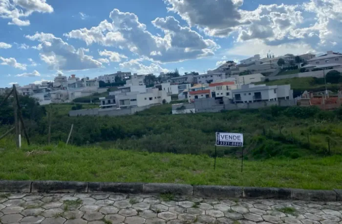 Lote no condomínio Ceolin