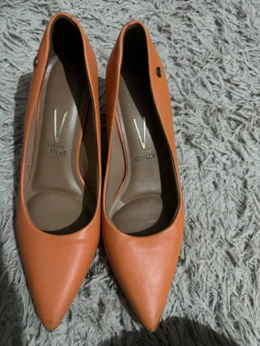 Scarpin Vizzano laranja numero 39
