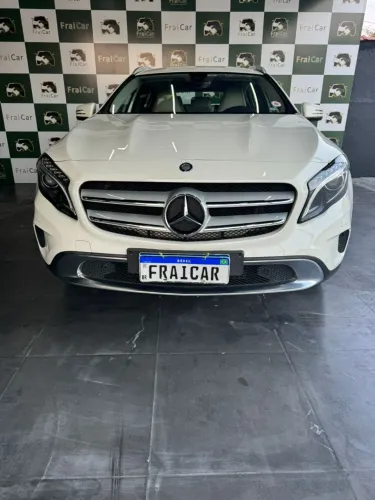 Mercedes-Benz GLA 200 Adv. 1.6/1.6 TB 16V Flex Aut. 2017