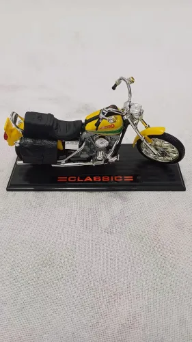 Miniatura de Moto Clássica Amarela