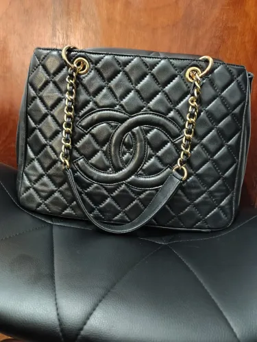 Bolsa Chanel grand shopper preta