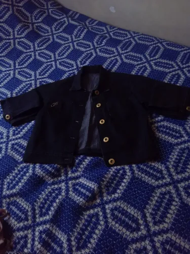 Jaqueta jeans preta tamanho 12 linda nova
