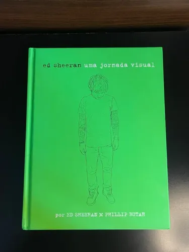 Livro Ed Sheeran: Uma Jornada Visual - Capa Dura