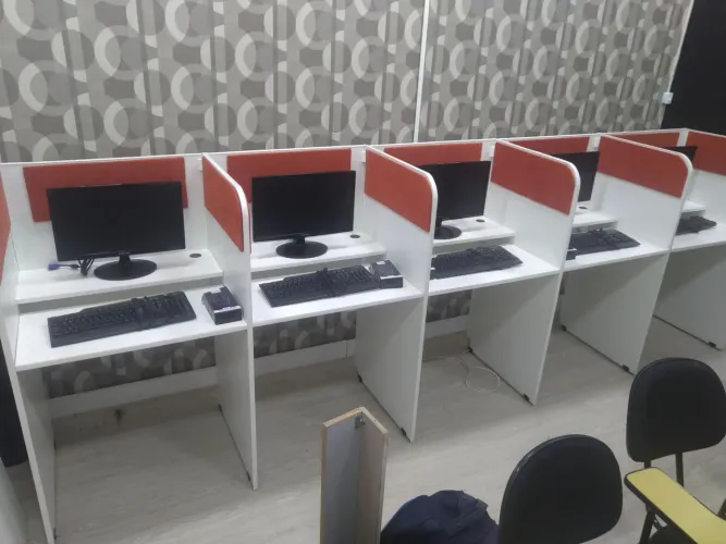 Estações de Trabalho - Ideal para Escritório ou Lan House