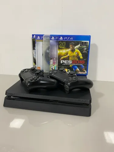 Oportunidade! PS4 Slim 500gb preto, 2 controles e 5 jogos