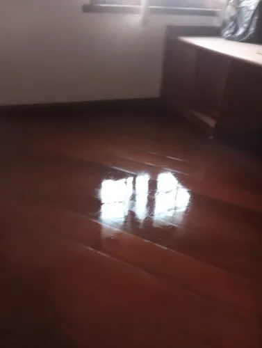Tratamento de assoalho aplicação de Sinteko