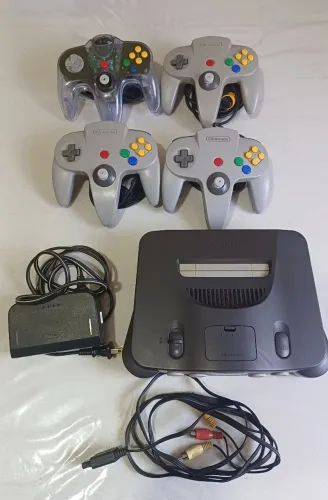 Nintendo 64 com 4 controles e 12 jogos