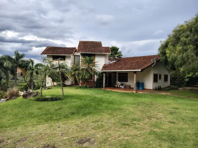 GRANJA 5450m2 FINANCIAMENTO BANCÁRIO PEDRA BONITA 2 CASAS 1 DE 4 E 1 DE 3 QUART 2 CHALES 