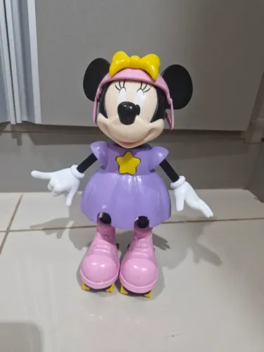 Boneca Minnie Mouse Roller Skate - fala frases