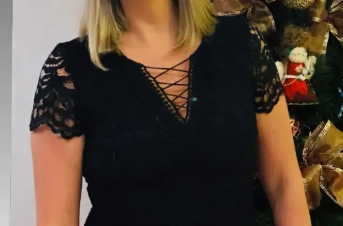 Vestido preto renda curto