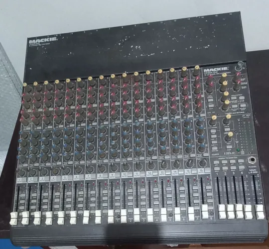 Mesa de Som Mackie CR1604-VLZ