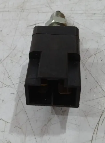 Interruptor luz de freio Subaru Forester 2012