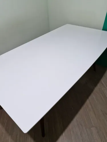 Mesa de jantar Tok stok pé palito