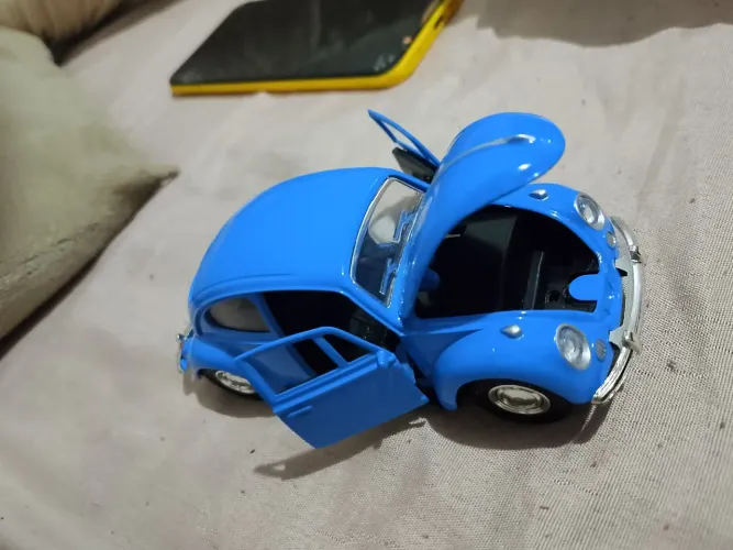 Carrinho Fusca azul brinquedo 