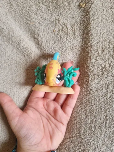 Boneco de peixe da Littlest Pet Shop