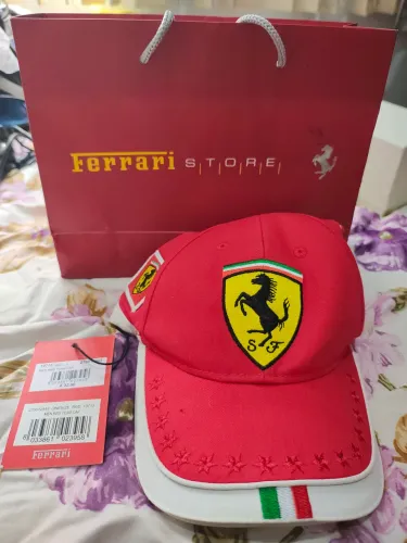BONÉ OFICIAL DA FERRARI 