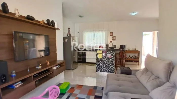 Casa à venda, 3 quartos, Jardim Europa - Uberlândia/MG - Rotina Imobiliária