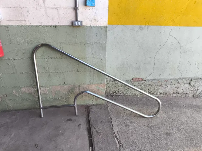 Corrimão em aço inox para área externa