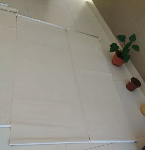 Persianas de enrolar com blecaute brancas