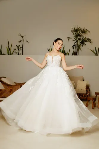 Vestido de noiva elegante e romântico