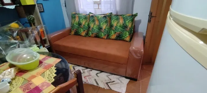 Vende-se um sofá