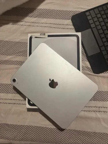 iPad 11 128gb