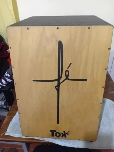 Cajon acústico...