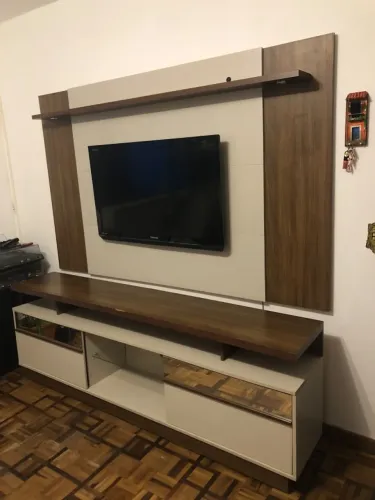 Rack com painel para TV em MDF
