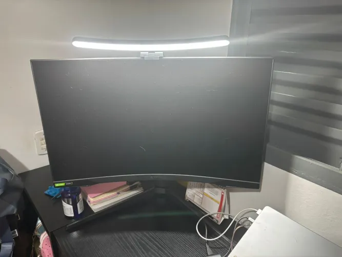 Monitor Led Samsung Odyssey G7 27? com luminaria