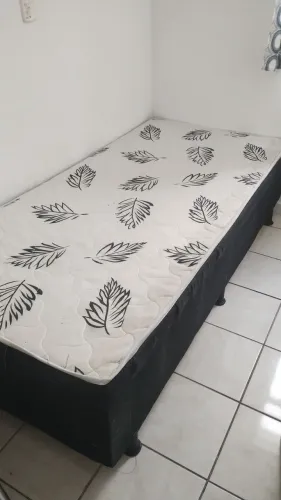 vendo cama box de solteiro + colchão de solteiro