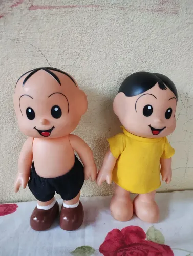 Bonecos cebolinha e magali