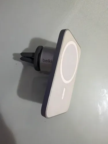 Suporte veicular para celular