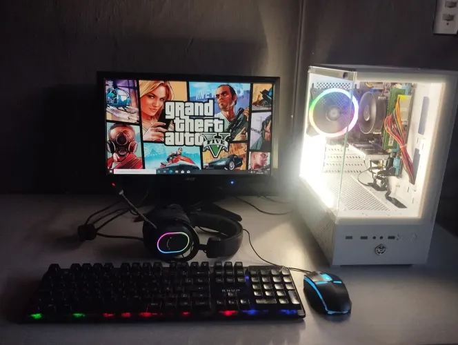 PC Game core i5 8 GB HD de 1 TB funcionando tudo