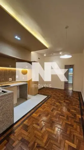 Apartamento : / Residencial / Catete
