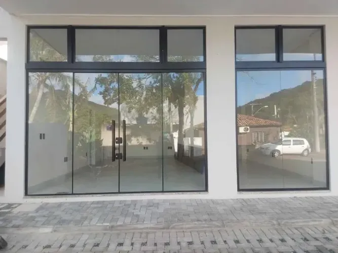 ALUGO SALA COMERCIAL EM BOMBAS